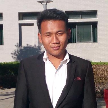 努力减脂中的小明