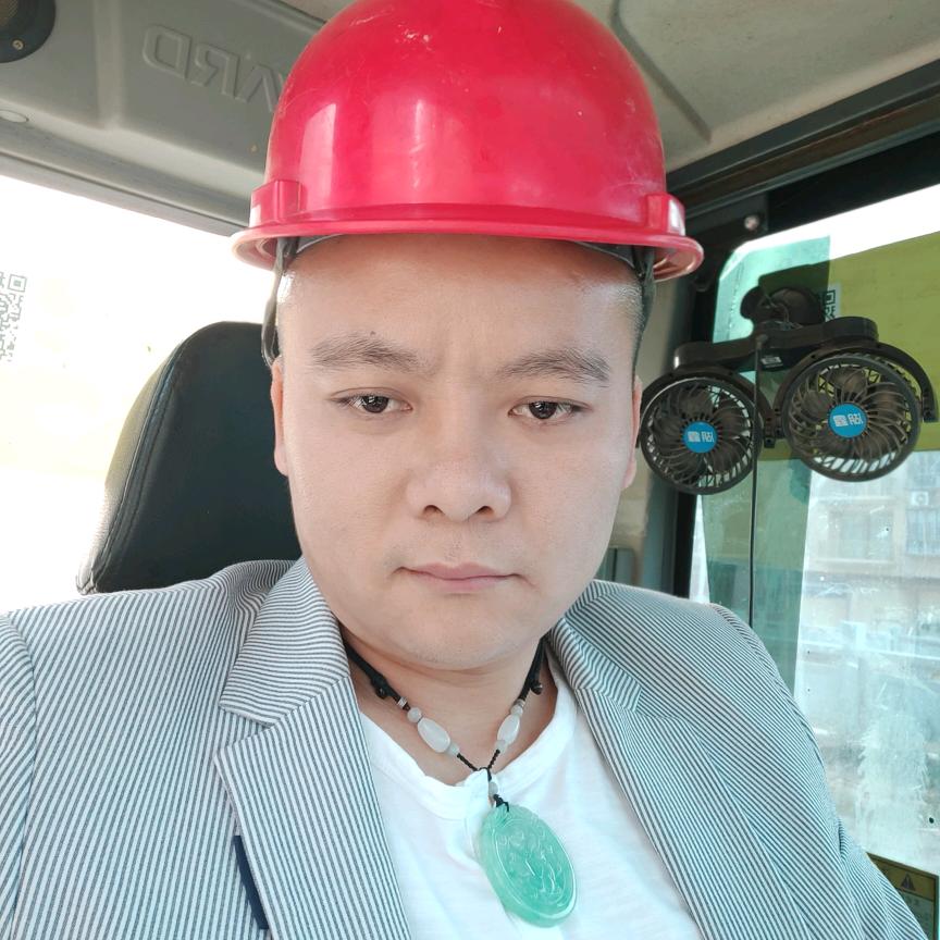 挖机出租肥仔杰
