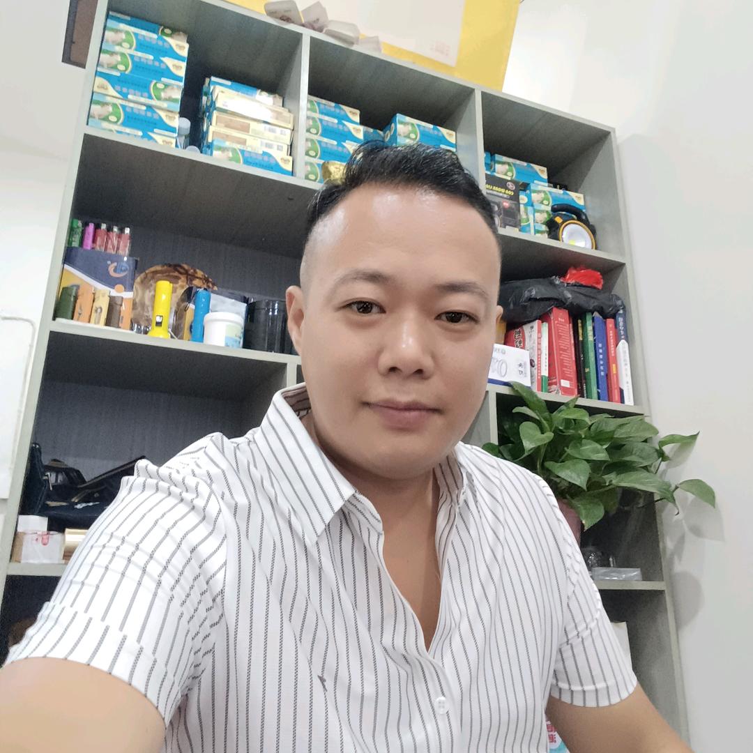 地摊兵兵《胖哥团队》