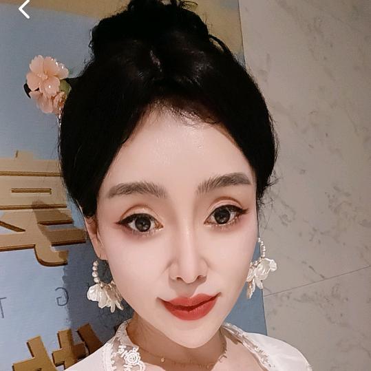 辉