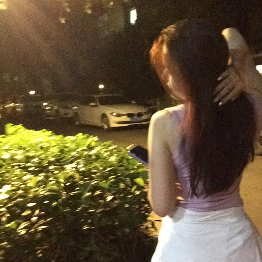 左右小姐