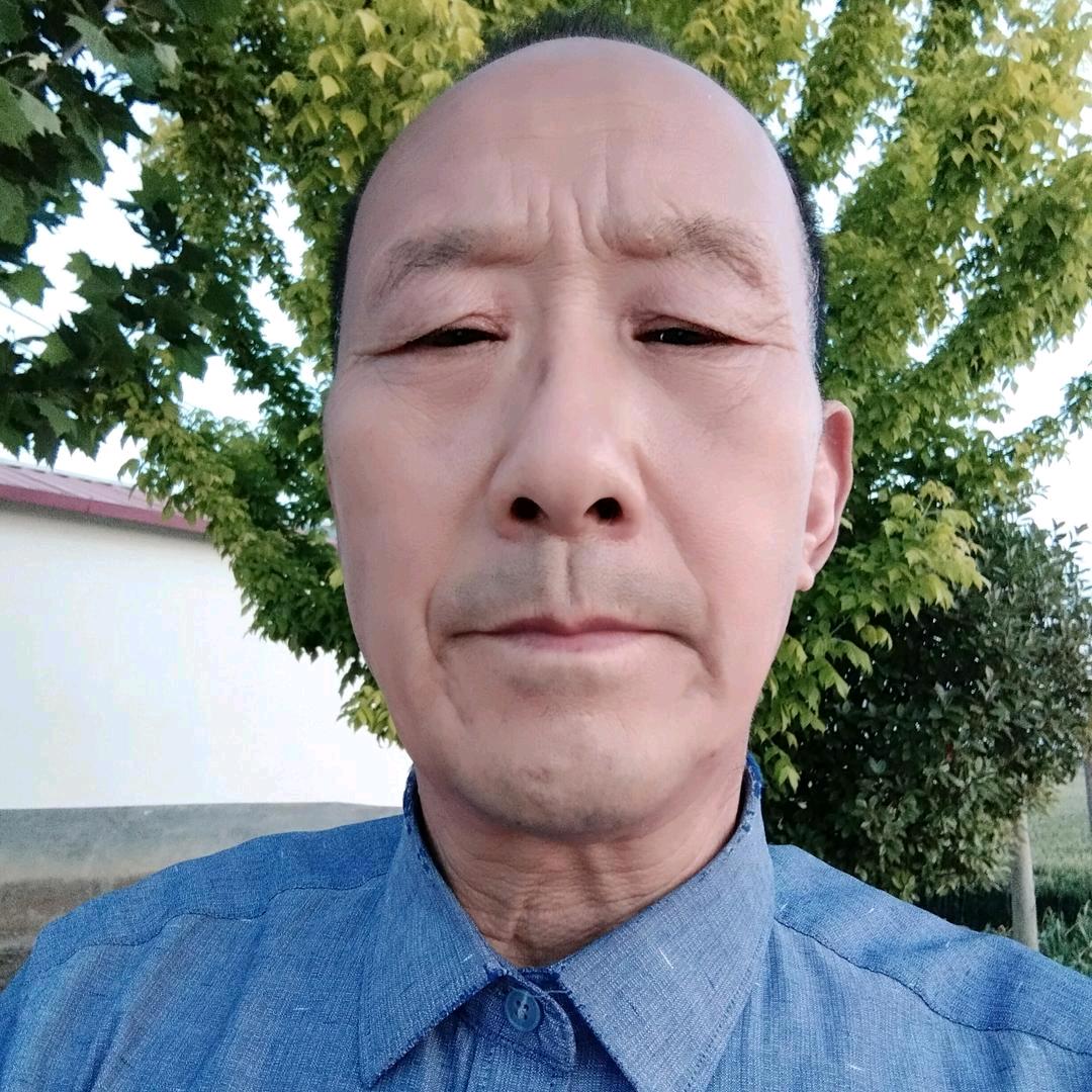 张哥1  晚8点10分 直播