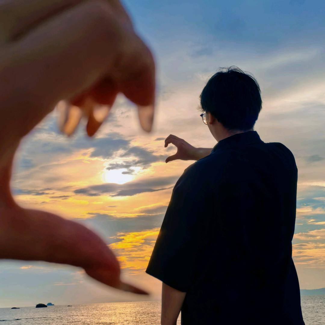 空 白
