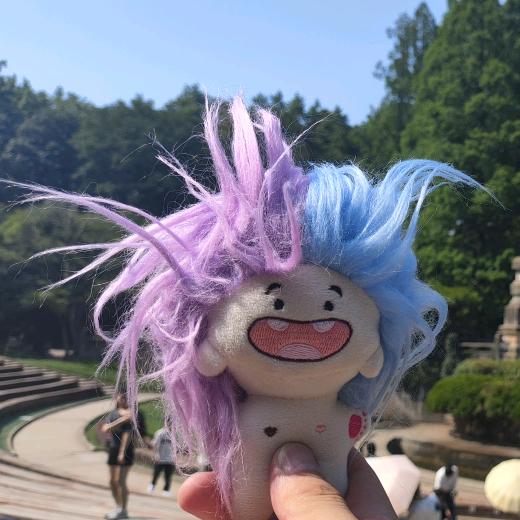蹲着哭