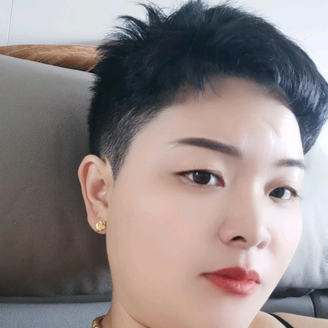 邹华