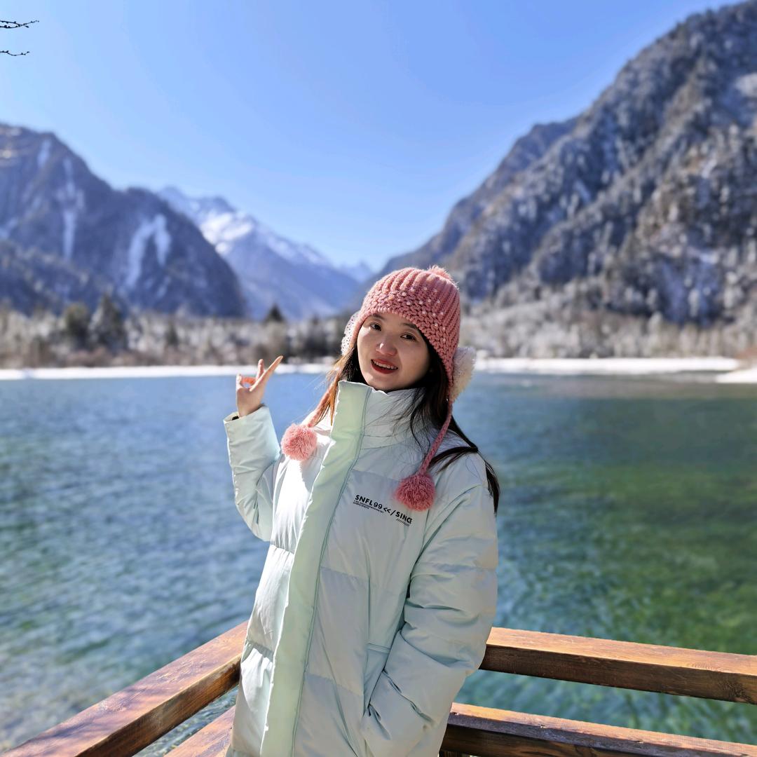 成都静嬢嬢精品商务车