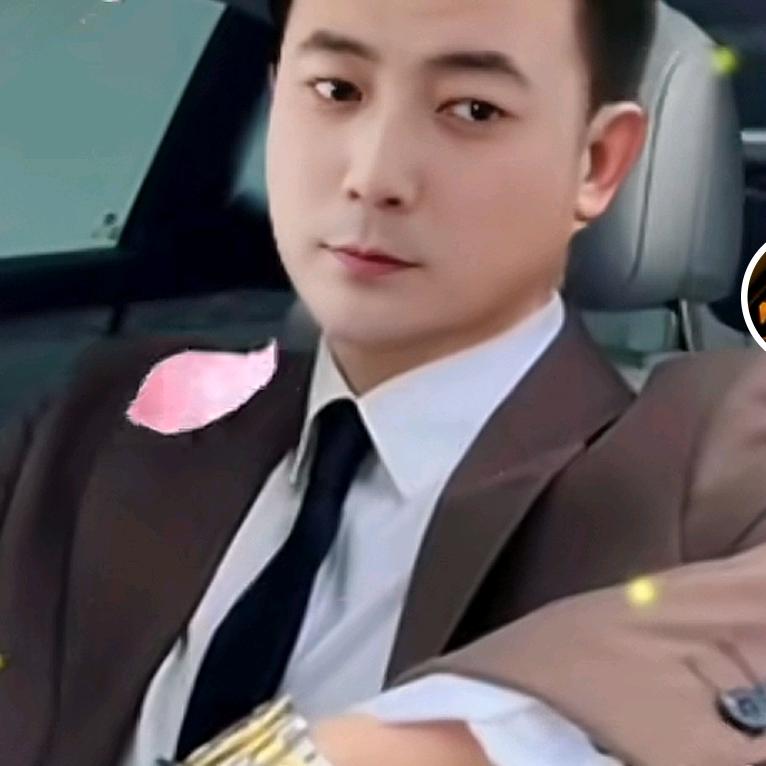 @累了{谁}心💗*疼