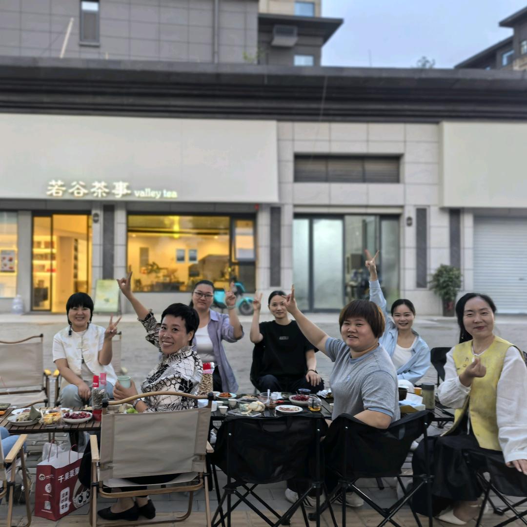 海丽和读书的朋友们