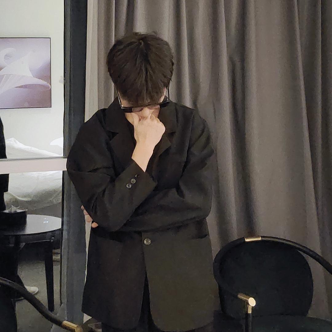 阿伟~