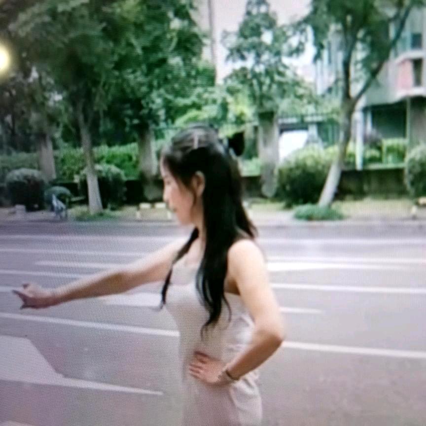 玲玲