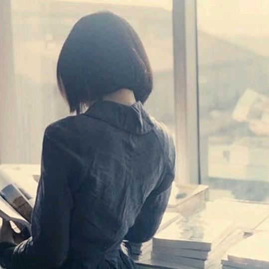 一汪秋水