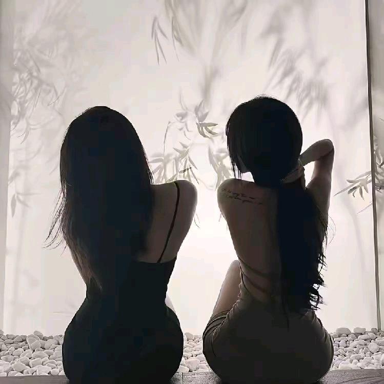 小妮.