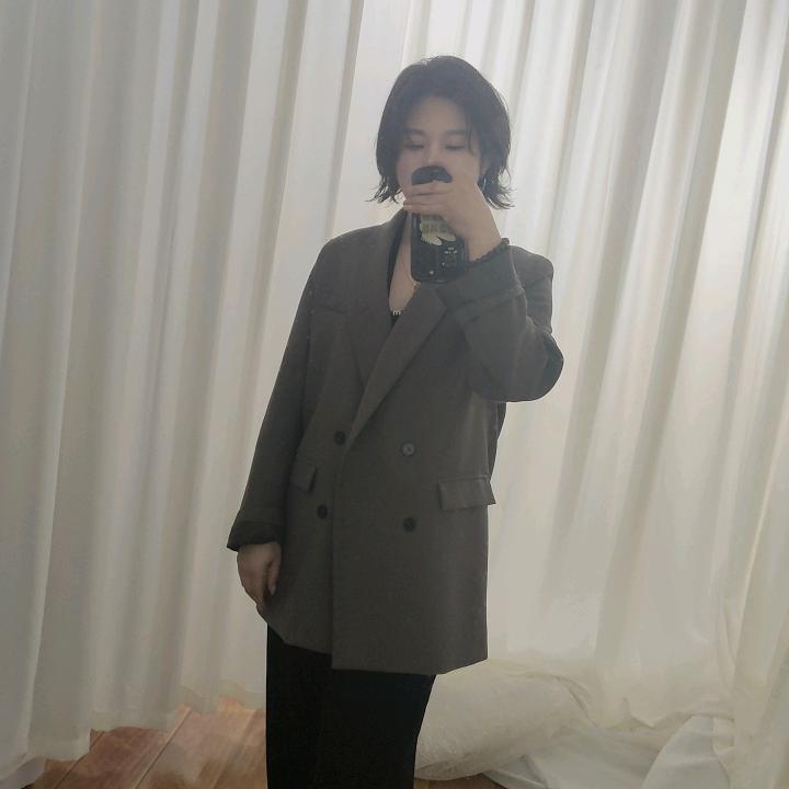 婚礼跟妆、婚纱