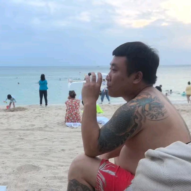 男人要想稳必须温柔带点狠😎