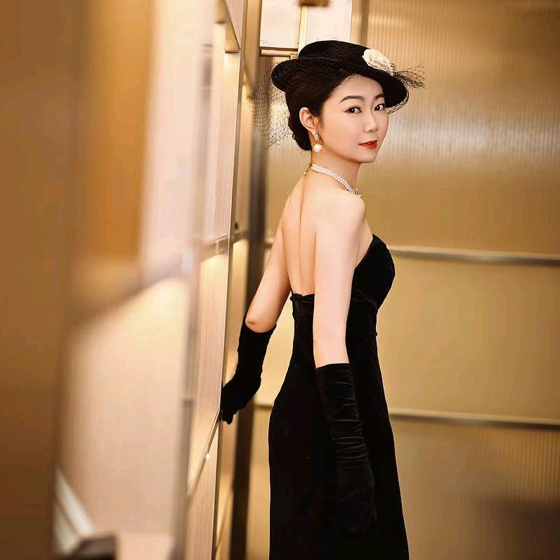 敦煌江南国际白白肌甜姐