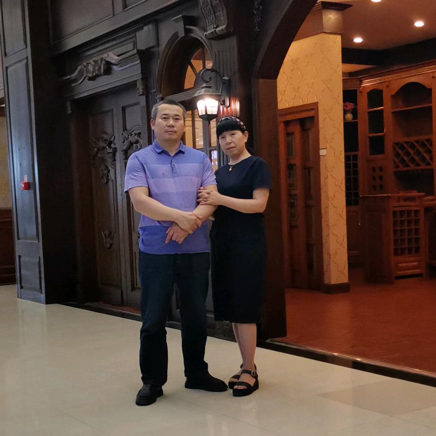 忠哥夫妇爱自驾游