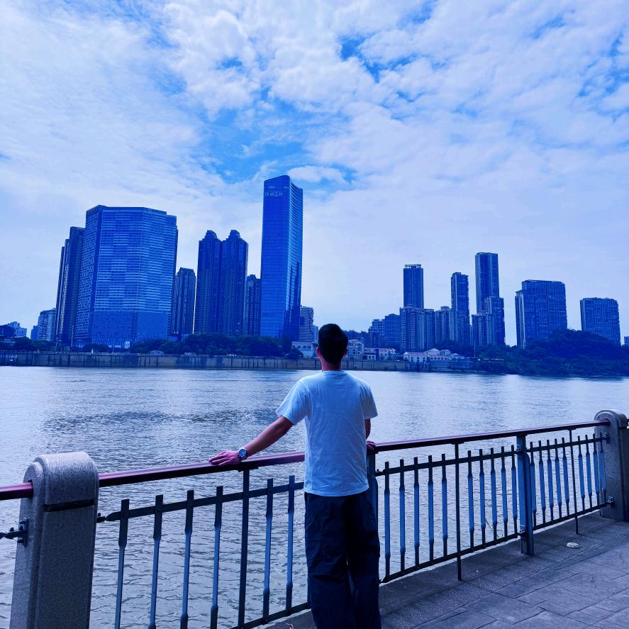 阿茶上的铁塔梦