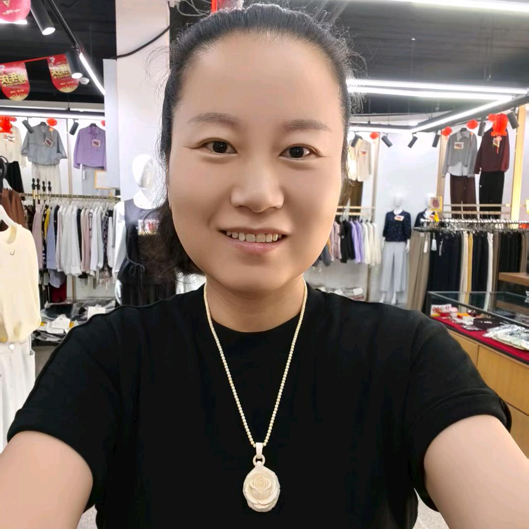 莎萱世家女装胡美园