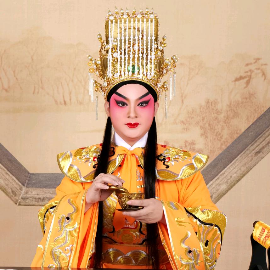 广东演艺青年粤剧团，团长陈晓宁