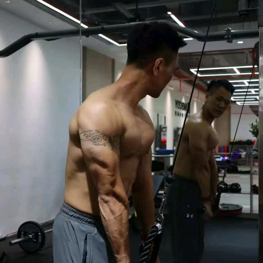 零零游泳健身教练许仙