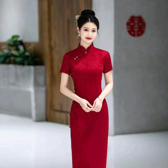 红虹服饰店