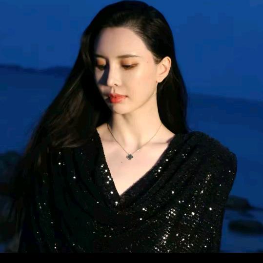菠萝宝宝Yuna～日常穿搭