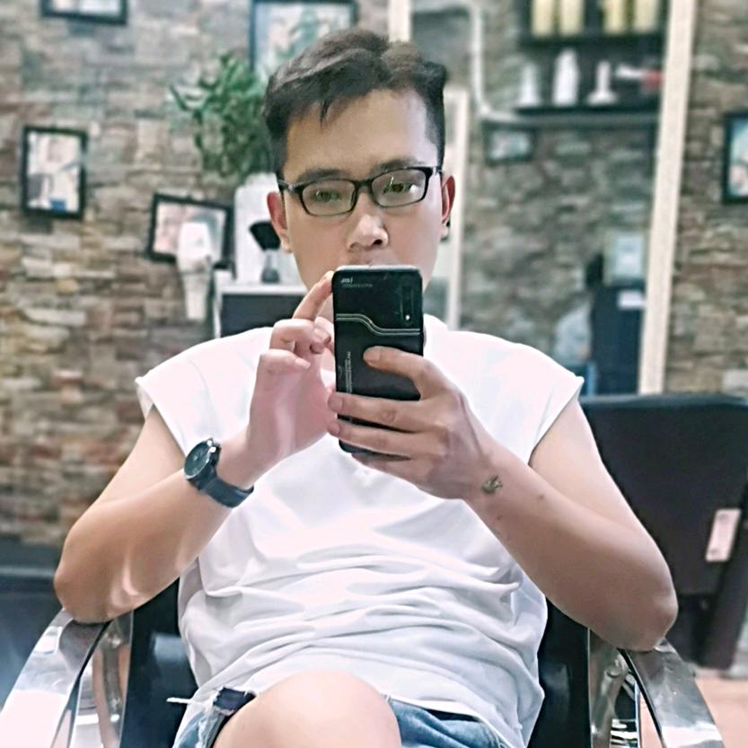 凯里 💭 男发 💨 小龙