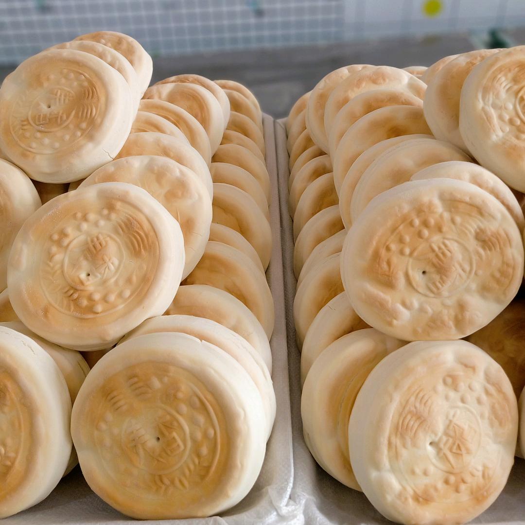 自由如风☞铁锅麦香火烧