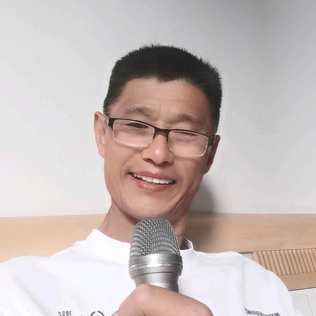 平安是福，喜欢唱歌。