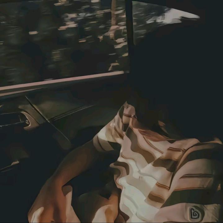  离开也不奇怪头像