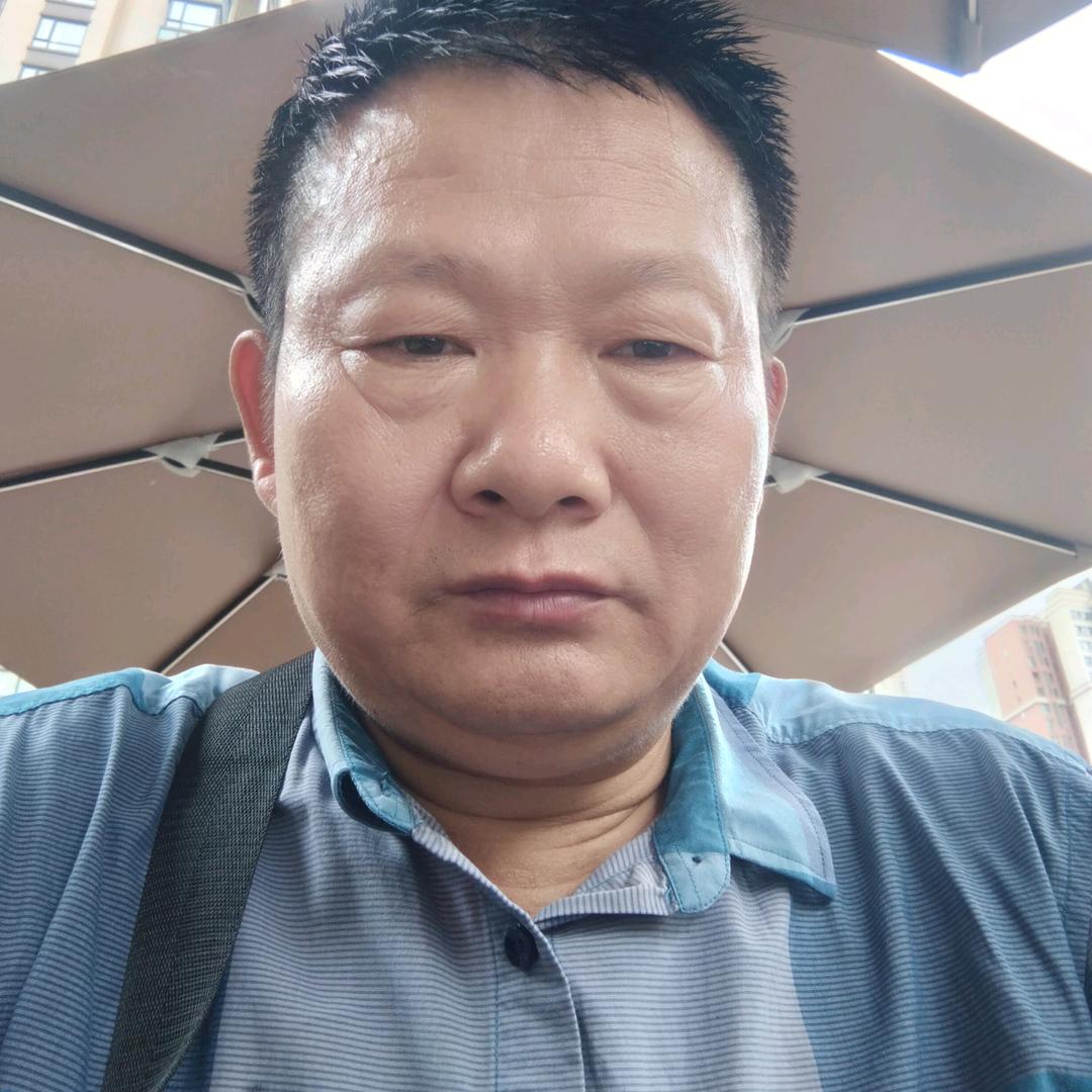 A龙飞