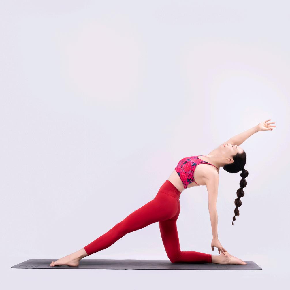 郑州兰瑜伽阿莉瑜伽教练