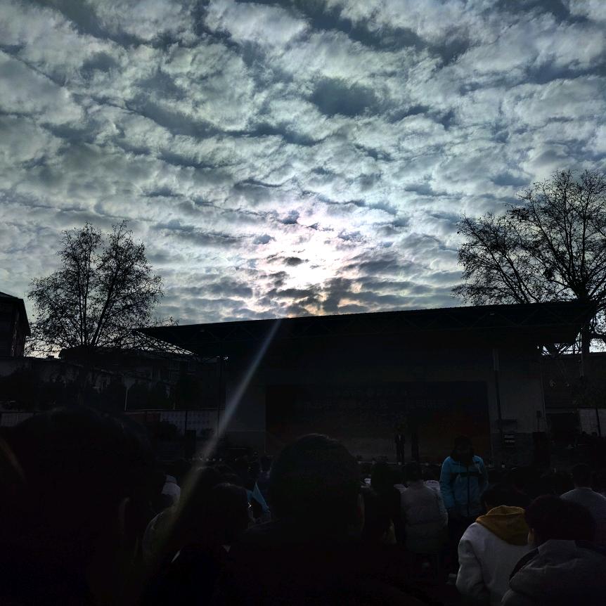 渺渺兮予怀，望美人兮天一方