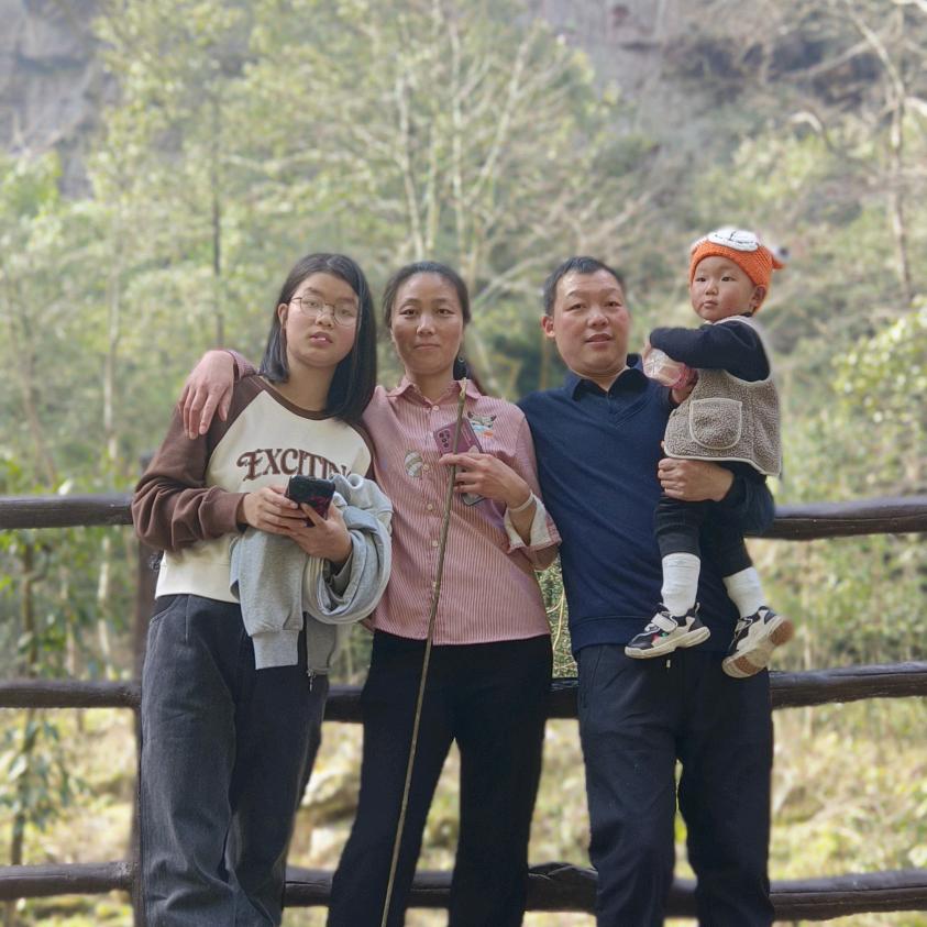 毛泽红生产各种头饰