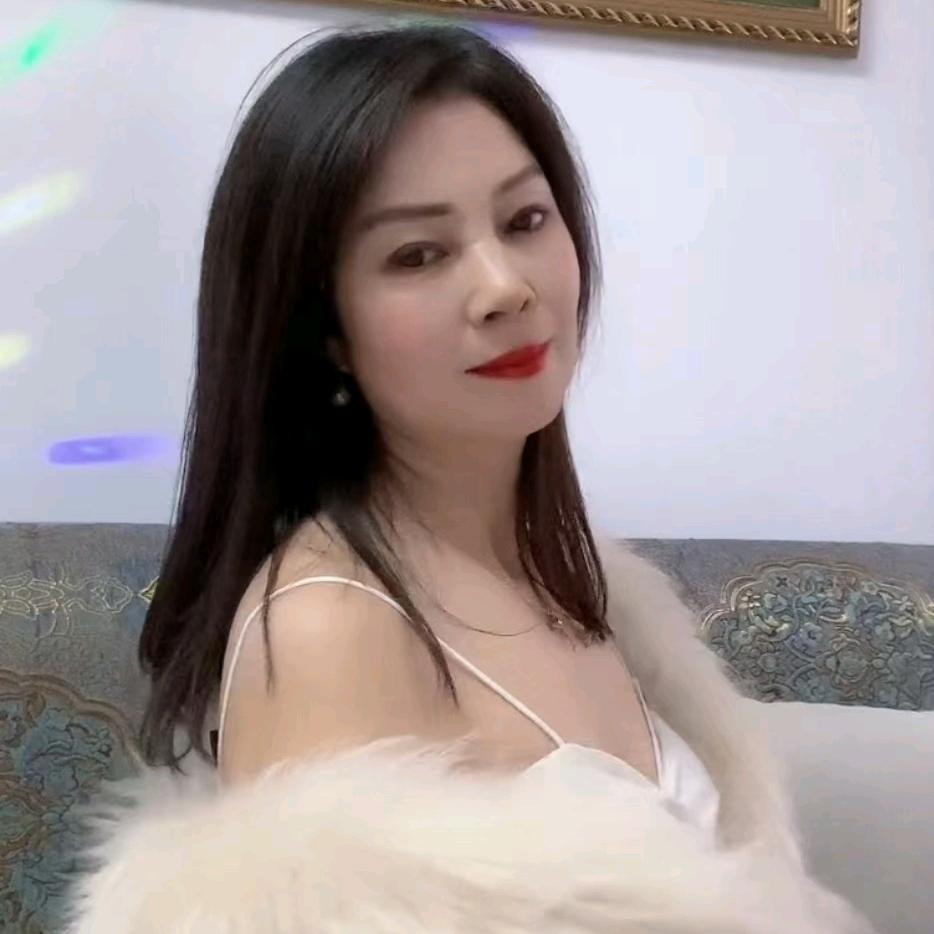 赖钰燕（唐治齐的妈妈）