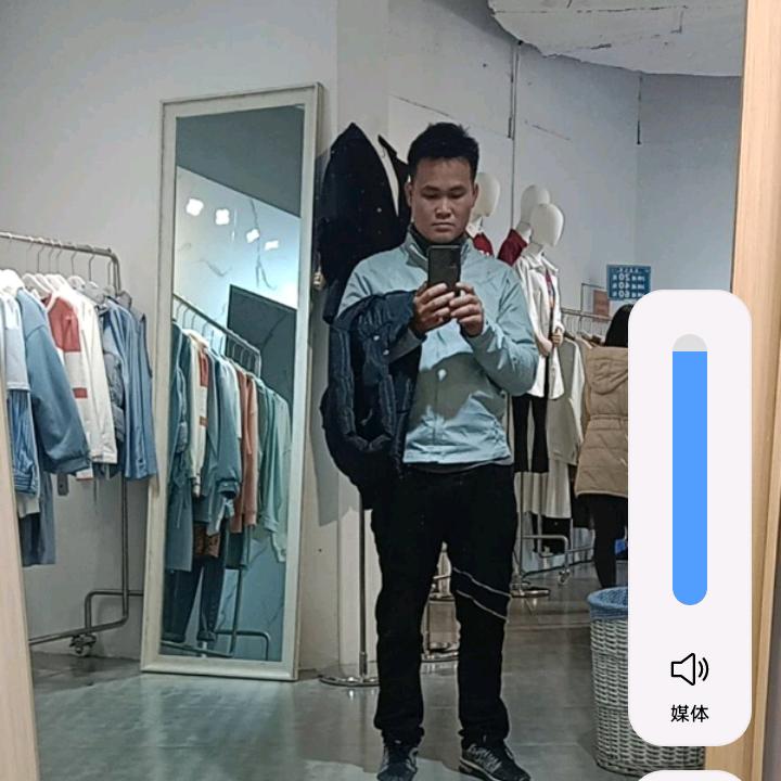 覃