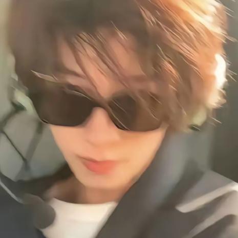 張(ง •̀_•́)ง