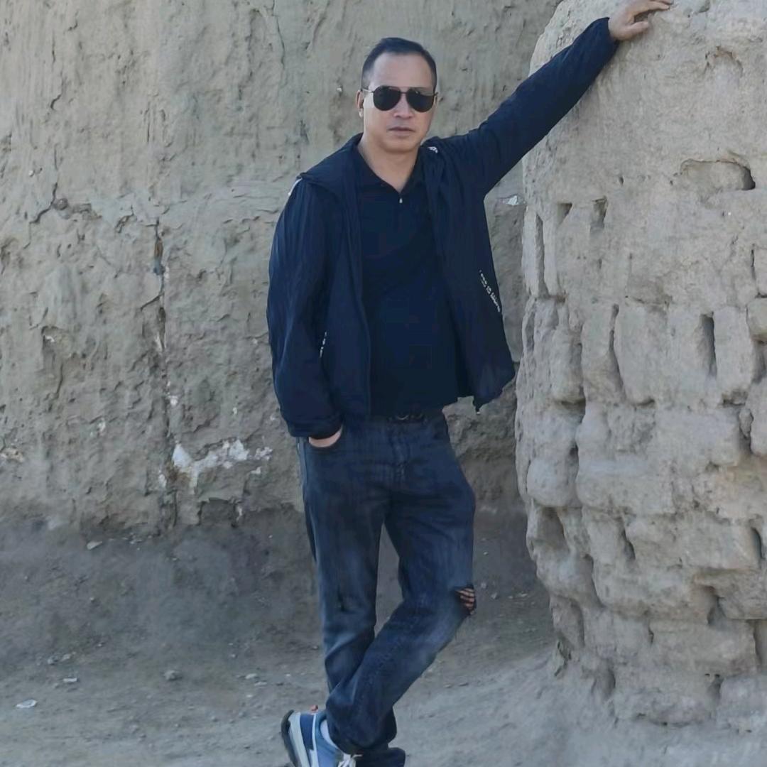 提条内裤满街跑！