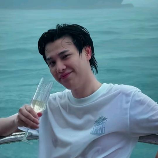 云上珠宝东哥热卖中