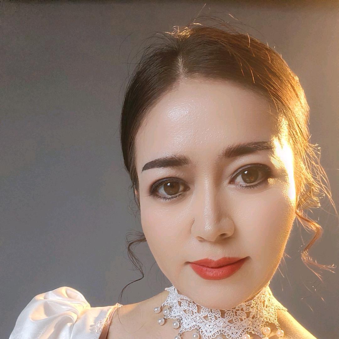 哈力扎女装店