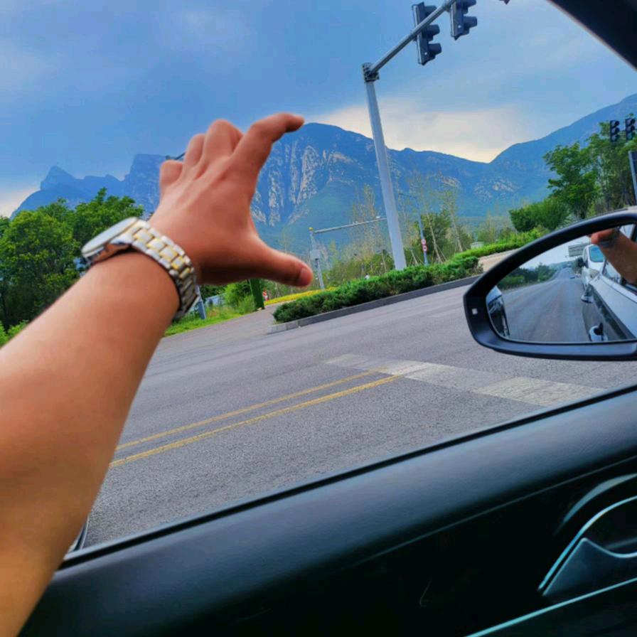 W  ㅤ