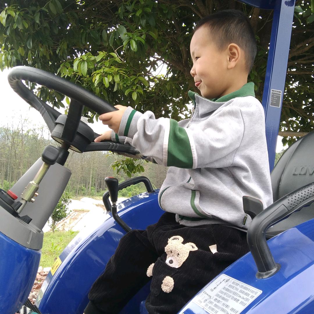 秦诗颖？秦浩东