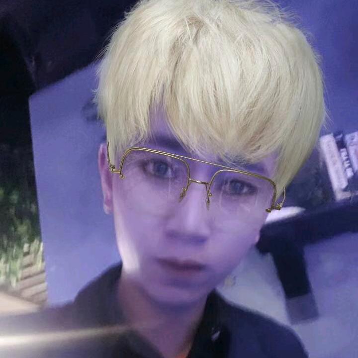 一枚爱笑的90后