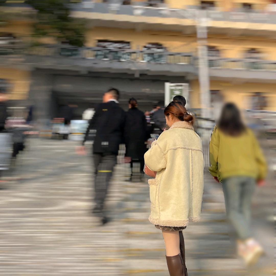 是弦弦吖～
