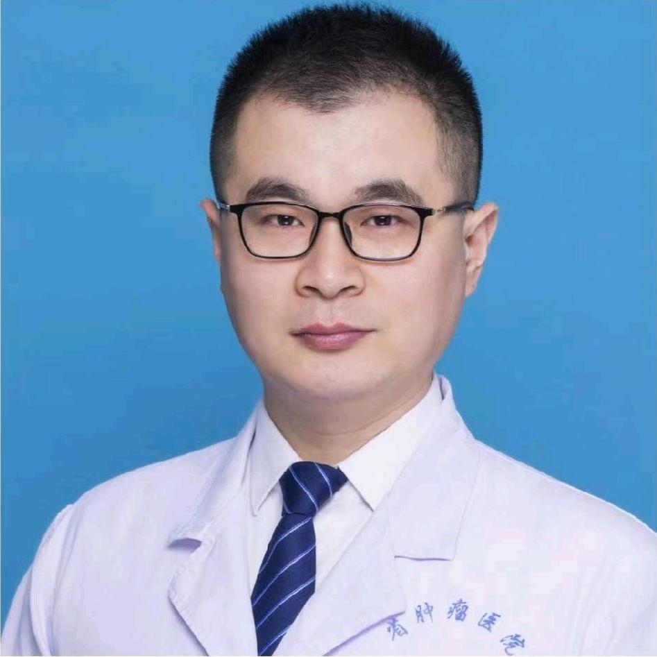 头颈外科专家李鹏