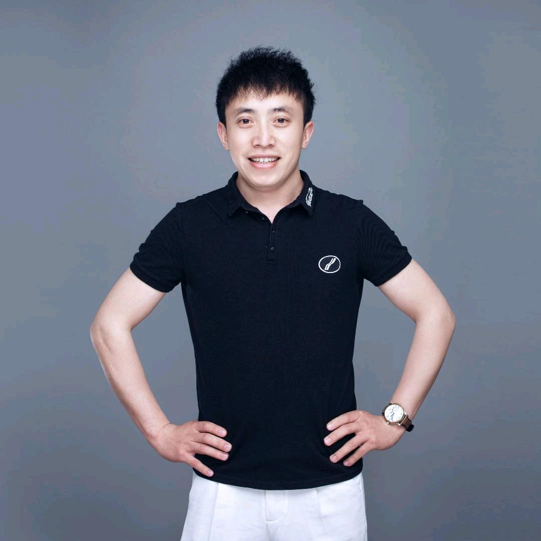 青岛教游泳的-王教练