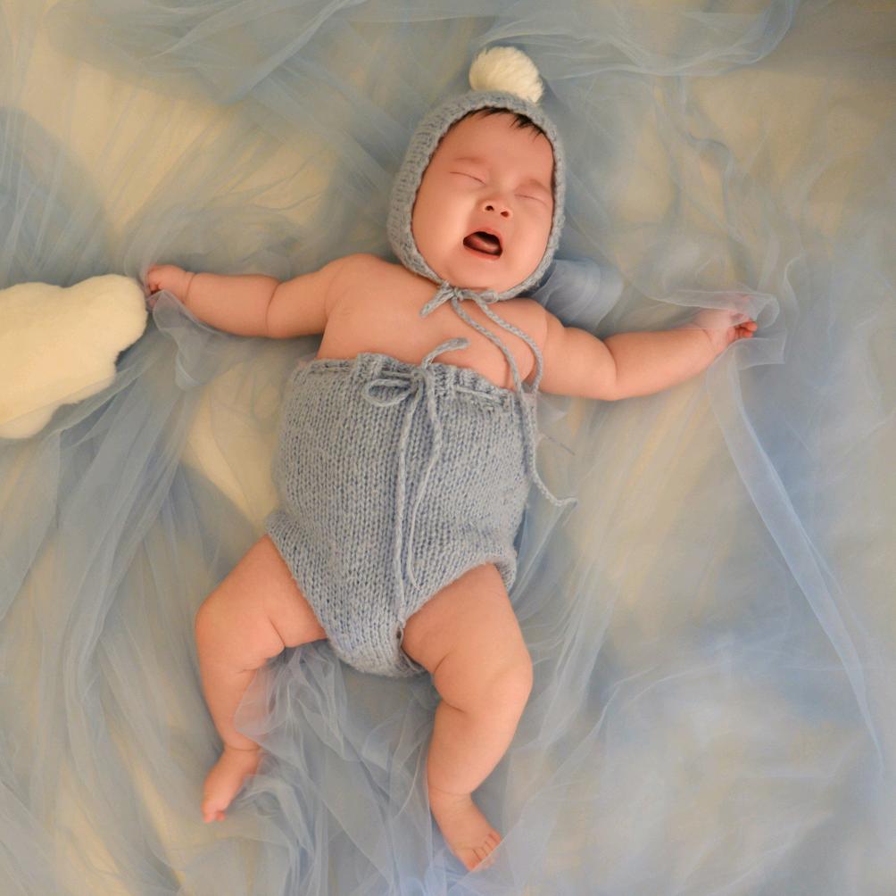 花有重开日，人无再少年。