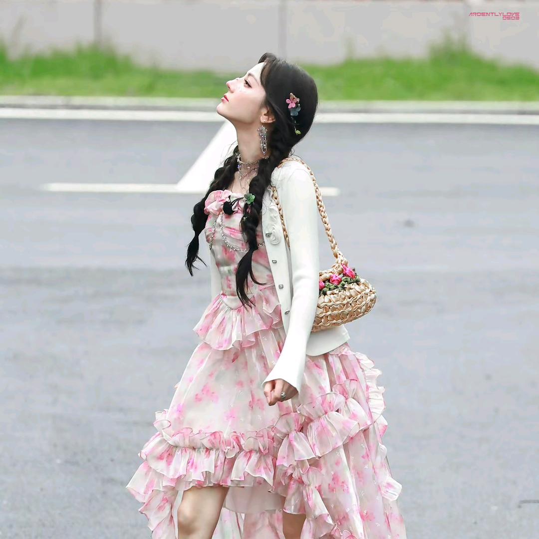 冫氵