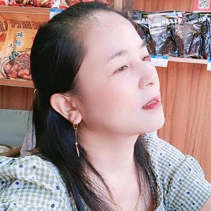 谁爱我🌹((❤️⥎❤️))🌹