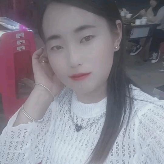 小梦♡妃漾迷不脱妆粉底液